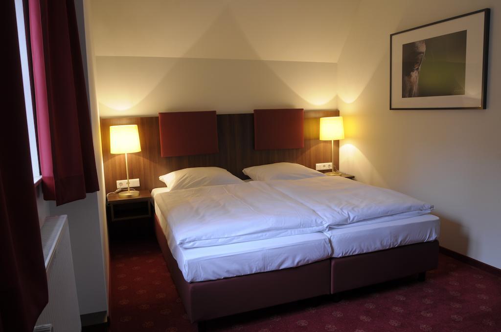 Cavallestro Classic Kitzingen Room photo